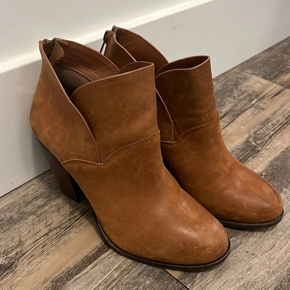 Gianni Bini Booties